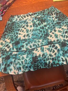 Dona Jo golf skort size large
